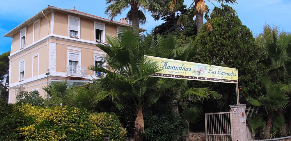 Hotel Et Studios Les Amandiers Saint-Raphaël Buitenkant foto