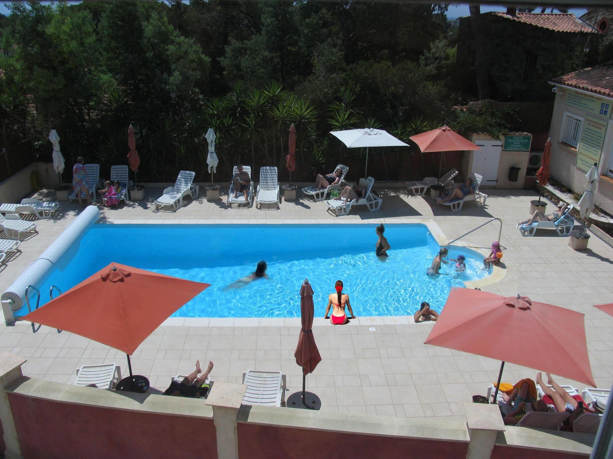 Hotel Et Studios Les Amandiers Saint-Raphaël Buitenkant foto